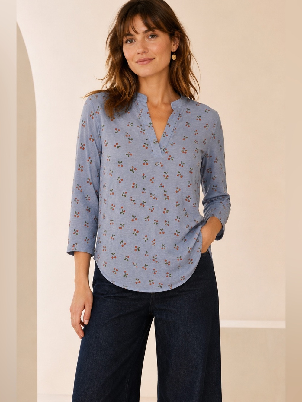Onze Montreal Light Blue novelty cherry print v neck blouse sz small